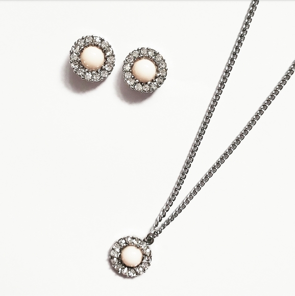 BNWT Silver & Pastel Pink Rhinestone Jewelry Set - Picture 2 of 3